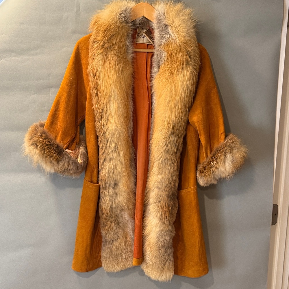 Luxurious Fur-Trimmed Tan Coat- Vintage